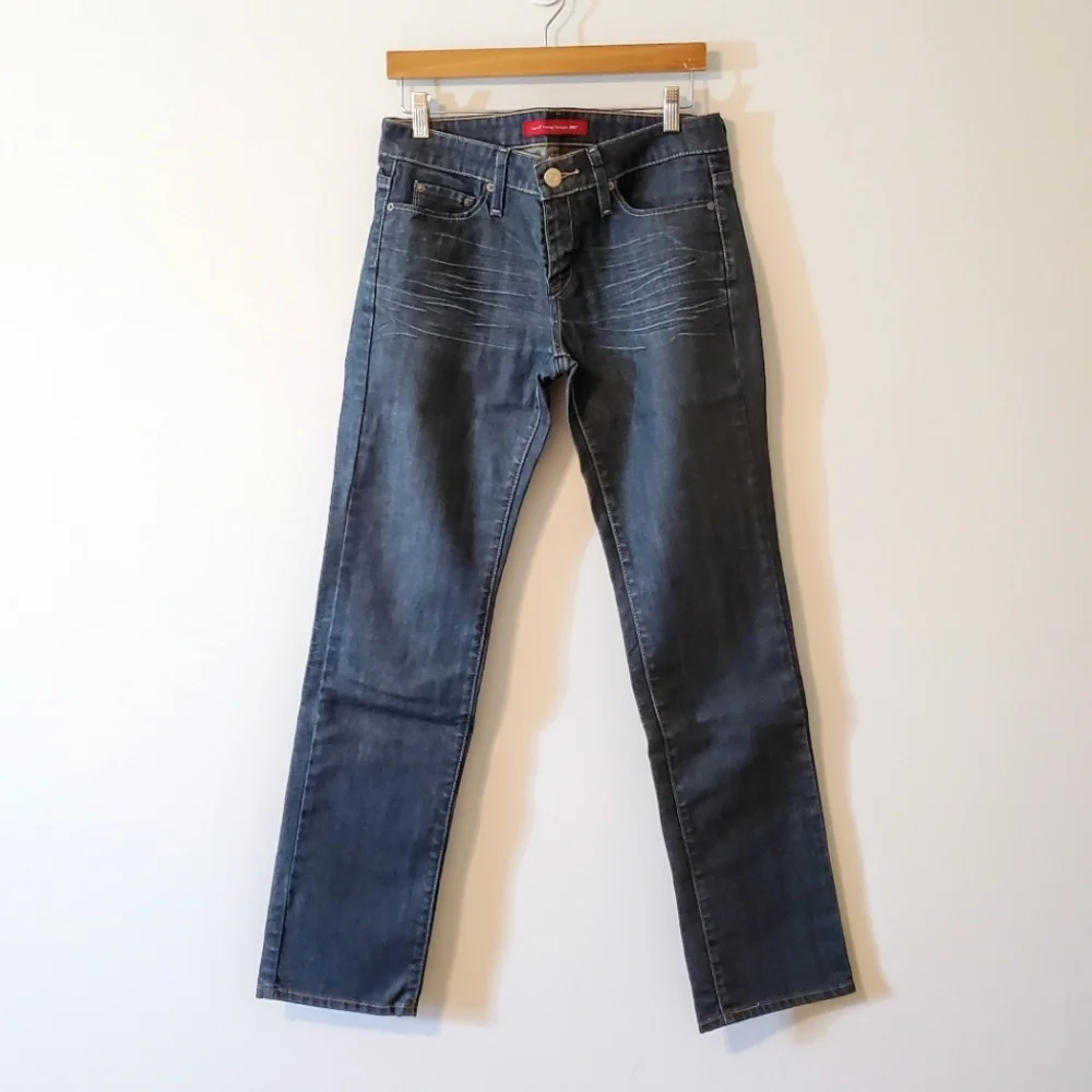 Levi's Vintage Straight 562 Mid Rise Denim Blue Jeans - Size 6M W28 - Picture 1 of 8